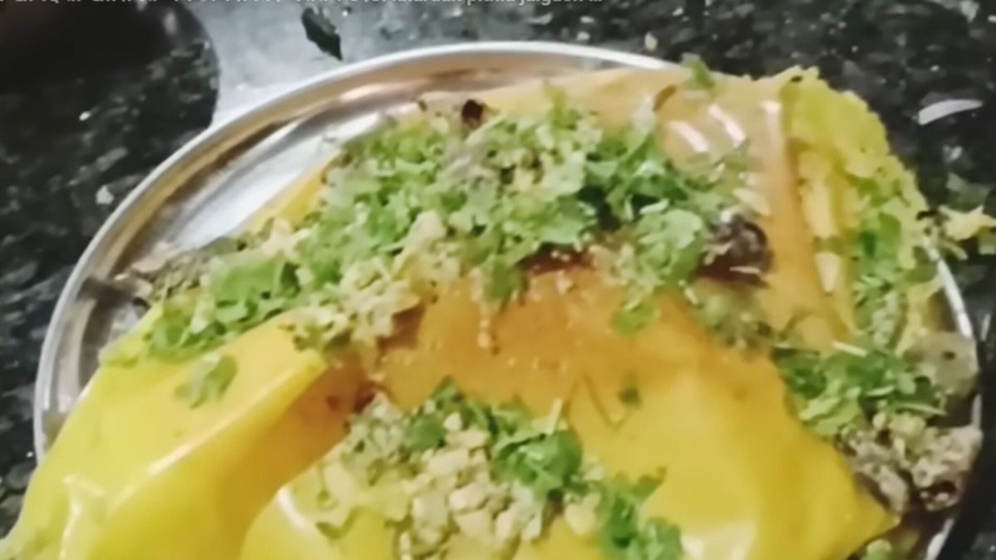 Recipe Video : खरडन पिठलं कधी खाल्लंय का? पिठल्याचा वेगळाच प्रकार, भलतंच टेस्टी