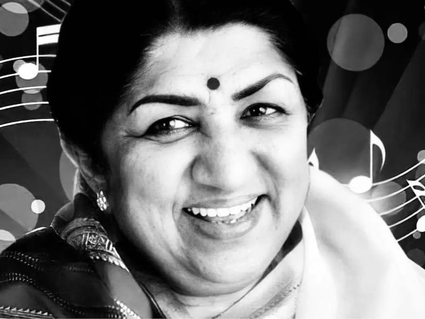  तेरा मेरा प्यार अमर हे गाणं संगीतकार शंकर-जयराज किशन यांच्या जोडीनं तयार केलं आहे. तर दिग्गज गीतकार शैलेंद्र यांनी याचे बोल लिहिले आहेत.