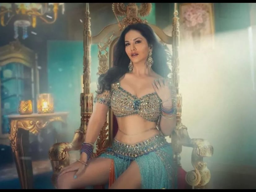  'मेरा पिया घर आया' या गाण्याचा रिमेक 25 वर्षांनंतर सनी लिओनीनंदेखील केला होता. 'मेरा पिया घर आया 2.0' या गाण्यानेदेखील चांगलाच धमाका केला होता. या गाण्यात सनी लिओनीचा ग्लॅमरस अंदाज पाहायला मिळाला होता.