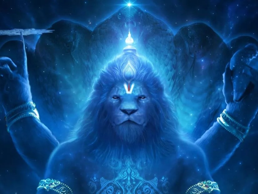  'महावतार नरसिम्हा' या चित्रपटाची निर्मिती होम्बळे फिल्म्सच्या बॅनरअंतर्गत करण्यात आली आहे. भगवान विष्णूच्या दोन अवतारांची म्हणजेच वराह आणि नरसिंह यांची कथा या चित्रपटात दाखवली आहे. महावतार सिनेमॅटिक युनिव्हर्स’ मधील ही पहिली फिल्म आहे. भारतातील थिएटर्समध्ये ब्लॉकबस्टर ठरल्यानंतर आता ही फिल्म नेटफ्लिक्स या OTT प्लॅटफॉर्मवरही रिलीज झाली आहे. ओटीटीवरही हा चित्रपट रिलीज झाल्यापासून ट्रेडिंगमध्ये आहे.