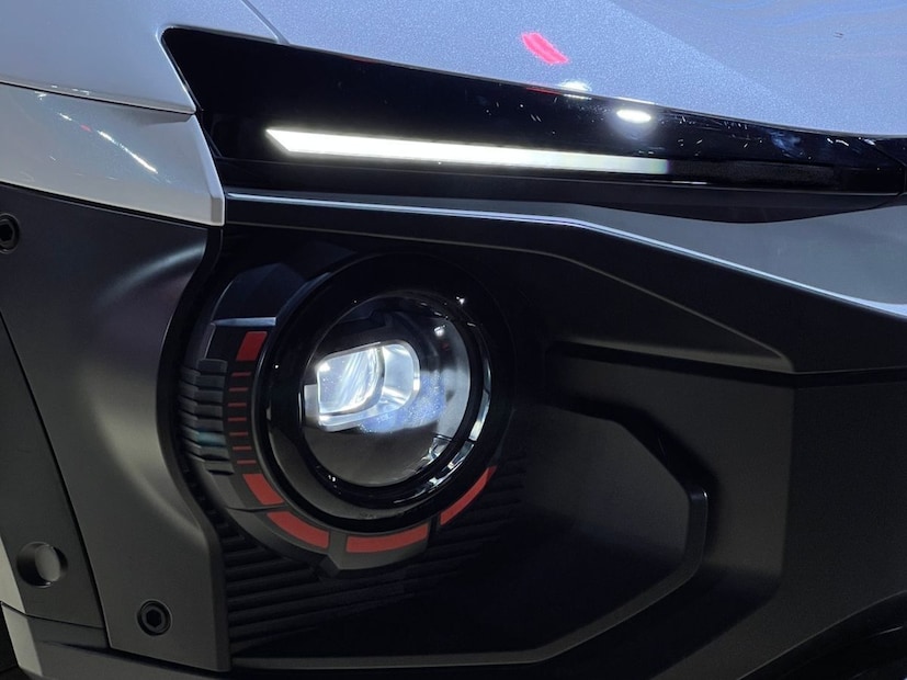 Mahindra BE 6 Formula E Edition ही  FE2 आणि FE3 या दोन प्रकारांमध्ये उपलब्ध आहे. 23.69 लाख (एक्स-शोरूम) पासून या कारची किंमत सुरू होते.  Mahindra BE 6 Formula E Edition ची  बुकिंग 14 जानेवारी 2026 रोजी सुरू होईल आणि डिलिव्हरी 14 फेब्रुवारीपासून सुरू होईल.