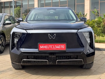 Tata च्या नंतर Mahindra चा धमाका,आणली 7 सीटर SUV, फिचर्समध्ये किंग! Tata च्या नंतर Mahindra चा धमाका,आणली 7 सीटर SUV, फिचर्समध्ये किंग!