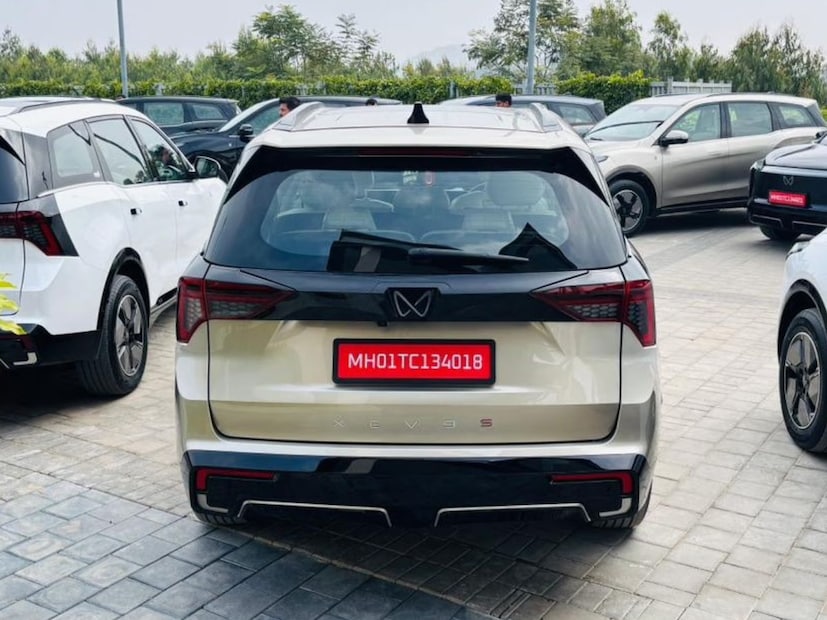 Mahindra XEV 9S च्या रेंजबद्दल बोलायचं झालं तर यामध्ये ३ पर्याय दिले आहे, 59 kwh बॅटरीमध्ये ही एमपीव्ही 400 किमी रेंज देईल असा दावा कंपनीने केला आहे. तर 70 kWh बॅटरी मध्ये ४५० किमी आणि 79 kWh बॅटरी पॅकमध्ये ५०० ते ५५० किमी रेंज देऊ शकते, असा दावा कंपनीने केला आहे. 