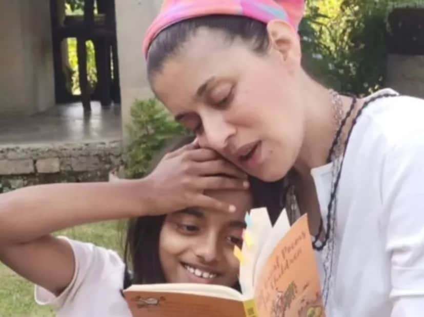  'फिजा' या चित्रपटातील 'आजा माहिया' या गाण्यात शबाना ऋतिकसोबत झळकल्या होत्या. याशिवाय त्यांनी एहसास – द फीलिंग, कोई मेरे दिल में है, आत्मा आणि अ&#x200d;ॅसिड फॅक्टरी या चित्रपटांमध्येही काम केले. सुमारे एका दशकात फक्त 11 चित्रपट केल्यानंतर शबानाने कुटुंबाकडे लक्ष देण्याचा निर्णय घेतला आणि अभिनयक्षेत्राला रामराम केला.