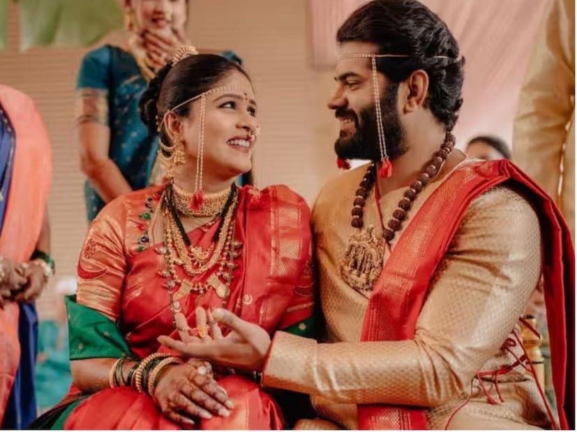  'तुझ्यात जीव रंगला' या मालिकेच्या माध्यमातून घराघरांत पोहोचलेले राणा दा आणि पाठक बाई म्हणजेच हार्दिक जोशी आणि अक्षया देवधर खऱ्या आयुष्यातही एकमेकांच्या लग्नबंधनात अडकले आहेत.