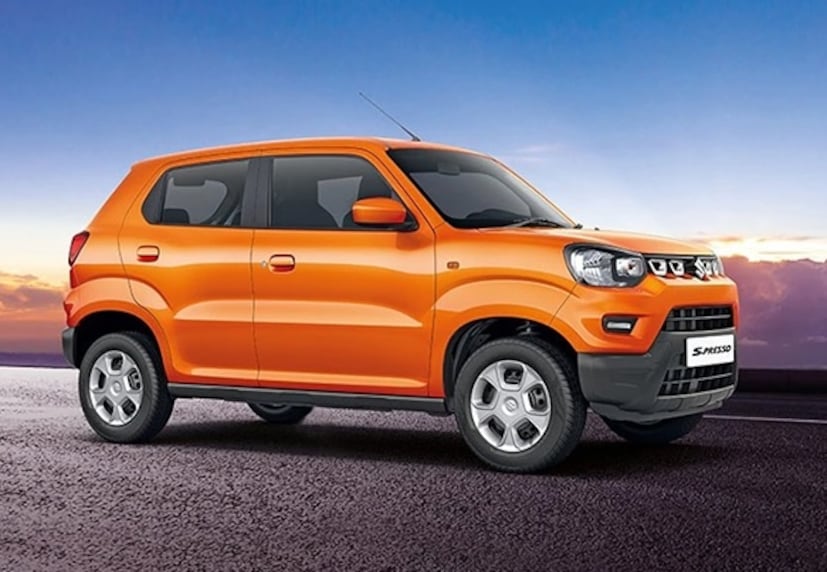 ही एस-प्रेसोची किंमत आहे : मारुती एस-प्रेसोची किंमत ₹3.50 लाख (एक्स-शोरूम, दिल्ली) पासून सुरू होते आणि टॉप-ऑफ-द-लाइन मॉडेलसाठी ₹5.25 लाख (एक्स-शोरूम, दिल्ली) पर्यंत जाते. ती अल्टोपेक्षाही स्वस्त आहे. ही मारुती कार हॅचबॅक सेगमेंटमध्ये येते. खरंतर, तिची रचना एसयूव्हींपासून खूप प्रेरित आहे, ज्यामुळे ती मायक्रो-एसयूव्ही बनते. ती देशातील सर्वोत्तम लहान कारपैकी एक मानली जाते.