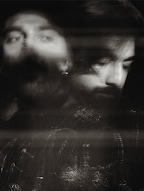 रणवीर सिंहचा बॉडी डबल म्हणून सुरू केलं करिअर, आज अभिनेता अजय देवगणवर पडतोय भारी रणवीर सिंहचा बॉडी डबल म्हणून सुरू केलं करिअर, आज अभिनेता अजय देवगणवर पडतोय भारी