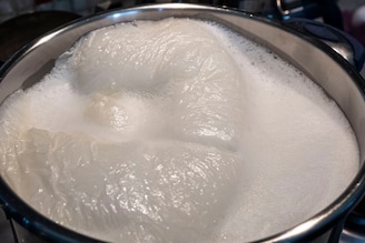 Milk Interesting Fact : दुधात साय येते कुठून, ती कशी तयार होते?