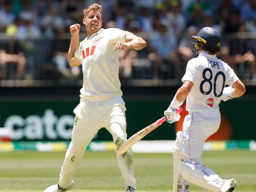 इंग्लंडचा 172 धावांचा डाव अवघ्या 197 बॉलमध्ये संपला, जी ऑस्ट्रेलियातील ॲशेस कसोटी क्रिकेट मॅचच्या इतिहासातील तिसरी सर्वात लहान पहिली इनिंग ठरली आहे.