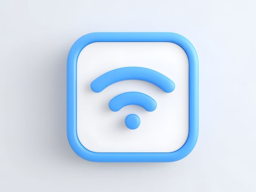 काही Android फोनमध्ये क्रॉस डिव्हाइस सर्व्हिस नावाचं फीचर असतं. जर दोन्ही डिव्हाइसेसमध्ये हे फीचर  असेल, तर  Instant Hotspot सक्षम होऊ शकतो. तुमचा फोन नजिक असलेला दुसरा फोन तपासतो आणि जर तो इंटरनेट शेअर करत असेल तर कनेक्शनसाठी सूचना पाठवतो.