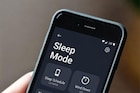 Mobile Facts : मोबाईल Sleep Mode वर ठेवला की, बॅकग्राऊंडमध्ये होतात या 5 गोष्टी