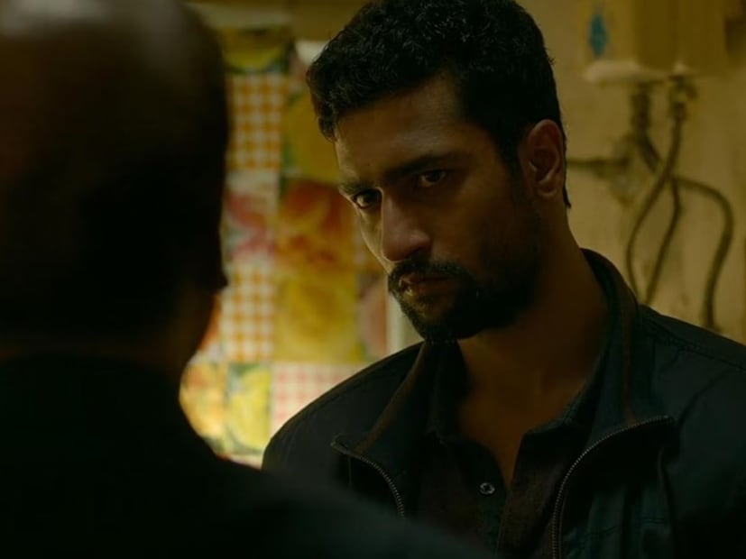  विकी कौशल 'रमन राघव 2.0' या चित्रपटात पोलीस इंस्पेक्टरच्या भूमिकेत होता. त्याने एसीपी राघवनची भूमिका साकारली होती. आपल्या दमदार अभिनयाने त्याने या चित्रपटात सर्वांना थक्क केलं होतं.