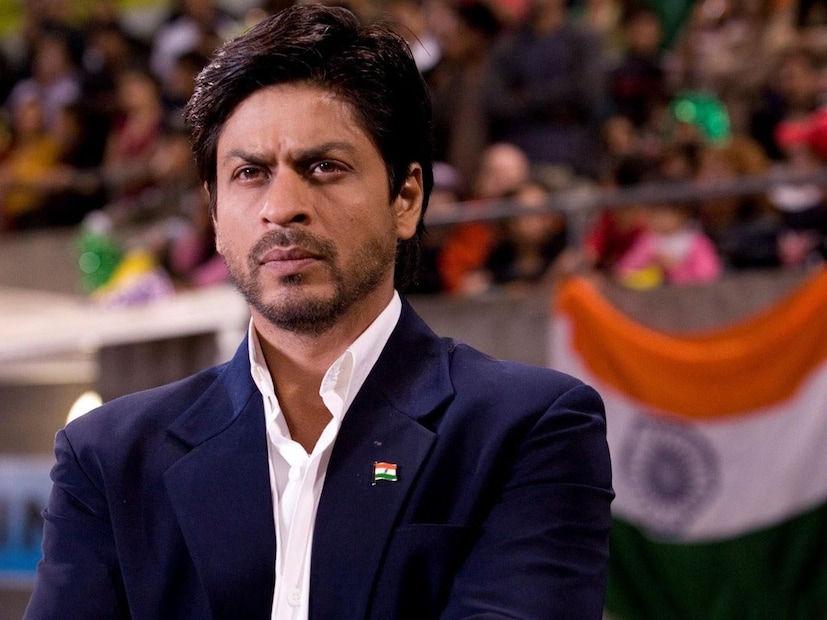  चक दे इंडिया : शाहरुख खानचा 'चक दे इंडिया' हा क्लासिक क्रीडा चित्रपट अनेक वर्षांनंतर पुन्हा प्रेक्षकांच्या भेटीला आला आहे. हा नेटफ्लिक्सच्या ट्रेंडिंग यादीत क्रमांक 6 वर आहे. शिमित अमीन यांच्या दिग्दर्शनाखाली तयार झालेला हा चित्रपट महिला हॉकी संघाची प्रेरणादायक कहाणी दाखवतो.