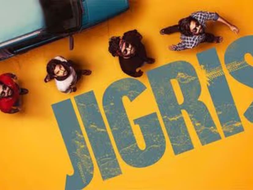  जिग्रिस : जिग्रिस हा सिनेमा 14 नोव्हेंबरला थिएटरमध्ये रिलीज होत आहे. 'जिग्रिस' या चित्रपटात चार मित्रांची गोष्ट दाखवण्यात आली आहे. प्रवासादरम्यान येणारे अनेक विचित्र, विनोदी आणि रहस्यमय प्रसंग या चित्रपटात दाखवण्यात आले आहेत. त्यामुळे यंदाच्या शुक्रवारी मित्रांसोबत तुम्हाला हा चित्रपट पाहता येईल.