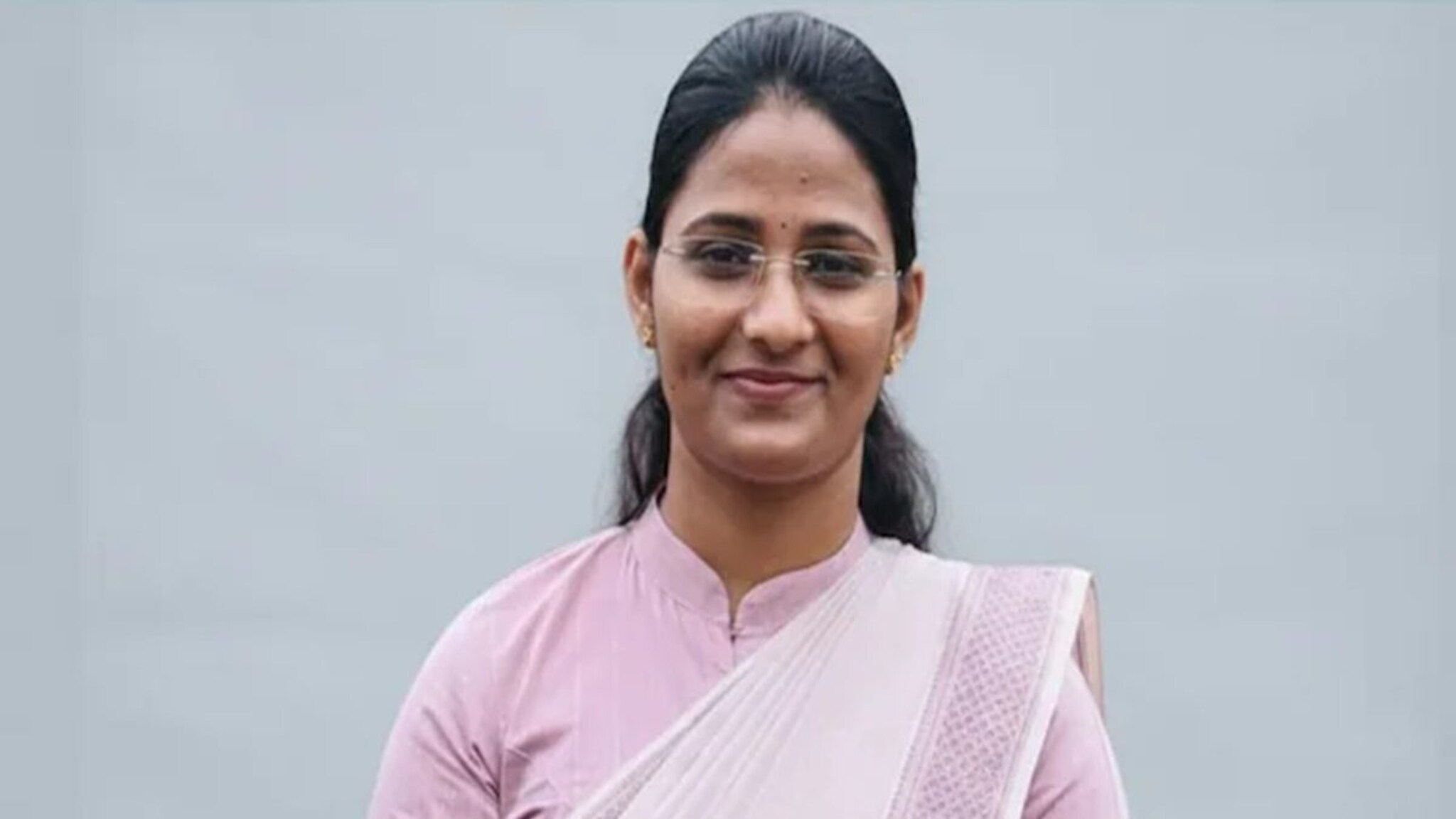 Success story: ती हरली नाही लढली! 8 वर्ष तयारी, 5 वेळा मुलाखतीमध्ये अपयश, आता झाली सरकारी अधिकारी