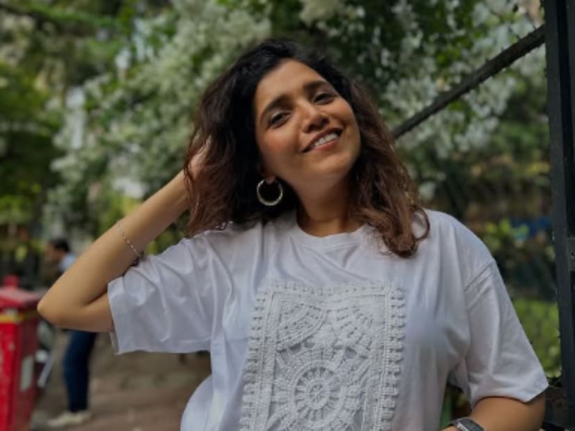  आपल्या दर्जेदार अभिनयाने भूरळ पाडणाऱ्या मुक्ता बर्वेला मात्र भलतंच स्वप्न पडतं. नुकतंच एका मुलाखतीत मुक्ता बर्वेने आपल्या स्वप्नाबद्दल मनमोकळेपणाने भाष्य केलं आहे.