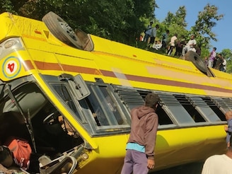 School Bus Accident: नंदुरबारमध्ये शाळेची बस 150 फूट दरीत कोसळली
