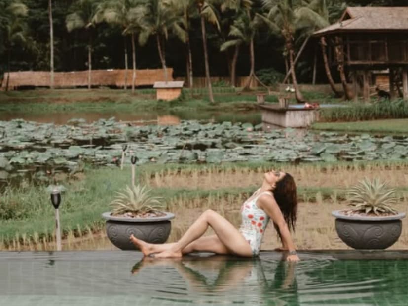  एकता कपूरच्या 'कॅप्टन हाऊस' या मालिकेच्या माध्यमातून या अभिनेत्रीने आपल्या करिअरची सुरुवात केली. पुढे 1999 मध्ये 'दाग: द फायर' या चित्रपटाच्या माध्यमातून तिने बॉलिवूडमध्ये पदार्पण केलं. इंडस्ट्रीत नवीन असताना तिला एकदा कास्टिंग काउचचाही सामना करावा लागला होता.