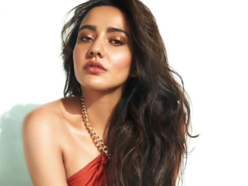  नेहा शर्मा काही दिवसांपासून वैयक्तिक आयुष्यामुळे चर्चेत आहे. रिपोर्टनुसार, नेहा शर्मा क्रोएशियाच्या 33 वर्षीय व्यावसायिक फुटबॉलर पीटर स्लिस्कोव्हिकला डेट करत आहे. दोघे अनेकदा एकत्र स्पॉट झाले आहेत.