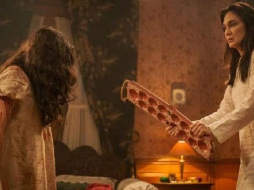  2024 मधील सर्वोत्तम हॉरर चित्रपटांत याचा समावेश आहे. या सिनेमाची कथा एका अशा पात्राभोवती फिरते ज्याचा पाठलाग रहस्यमय पद्धतीने केला जातो. पण हळूहळू रहस्य उलगडतं आणि कळतं की दिसतं तसं काहीच नाही. त्यामागे अजून भयानक गोष्ट दडलेली आहे.