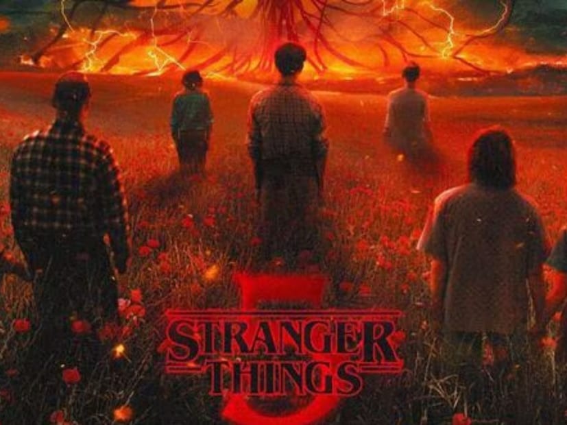  स्ट्रेंजर थिंग्स 5 वॉल्यूम 1 (Stranger Things Season 5 Volume 1) : 'स्ट्रेंजर थिंग्स 5 वॉल्यूम 1' हा साय-फाय हॉरर सीरिजच्या शेवटच्या सीझनचा पहिला भाग आहे. येत्या 27 नोव्हेंबरला नेटफ्लिक्सवर ही बहुप्रतीक्षित सीरिज रिलीज होत आहे.