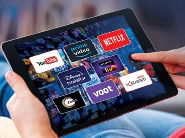 वीकेंडला OTT वर या वेब सीरिज अजिबात पाहू नका, चुकून पाहिल्याच तर... वीकेंडला OTT वर या वेब सीरिज अजिबात पाहू नका, चुकून पाहिल्याच तर...