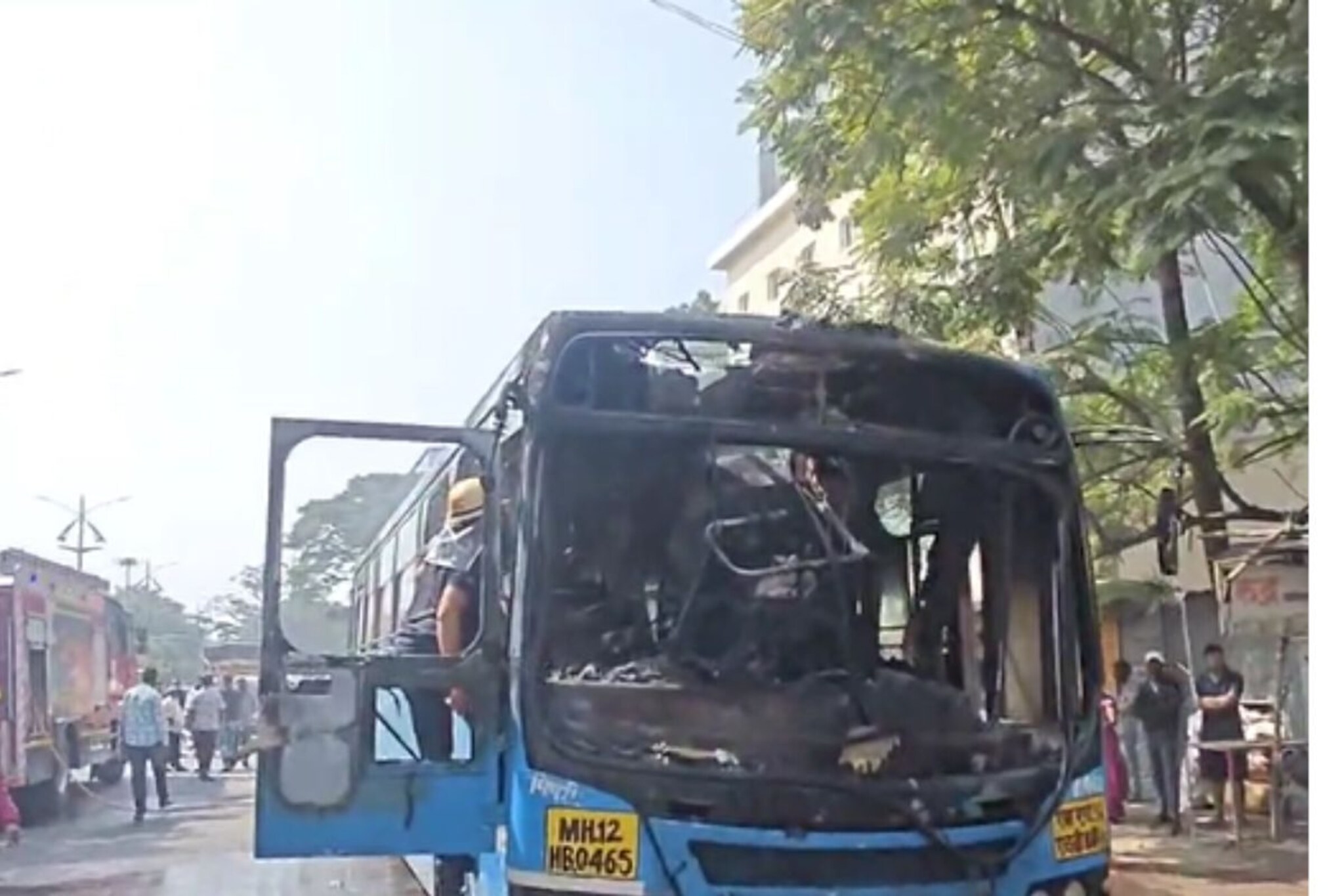 पटापट बस खाली करा! पिंपरीत धावत्या पीएमपीएमएल बसला अचानक आग