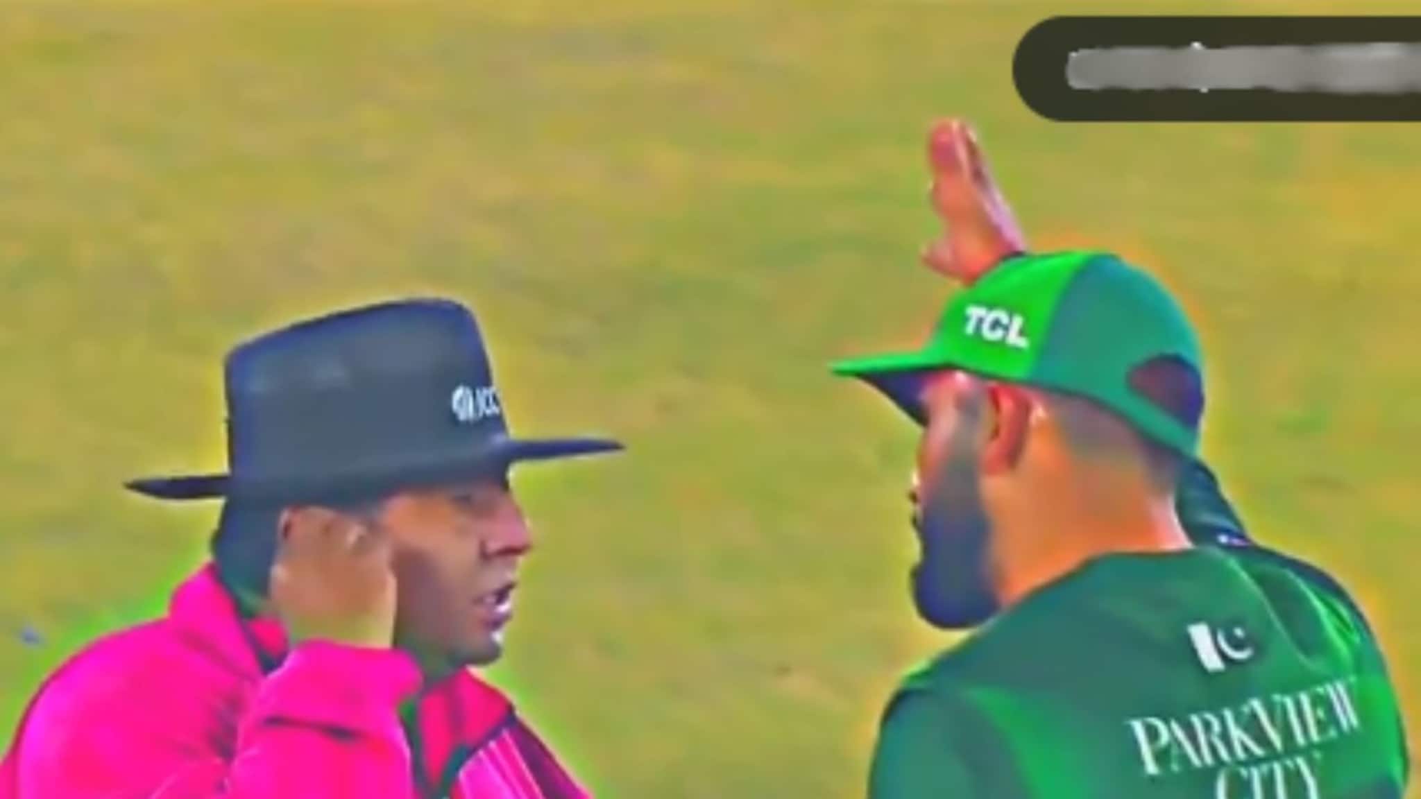 VIDEO : LIVE सामन्यात मोठा ड्रामा,नॉटआऊट देताच थेट अंपायरच्या अंगावर धावला, मैदानात तुफान राडा