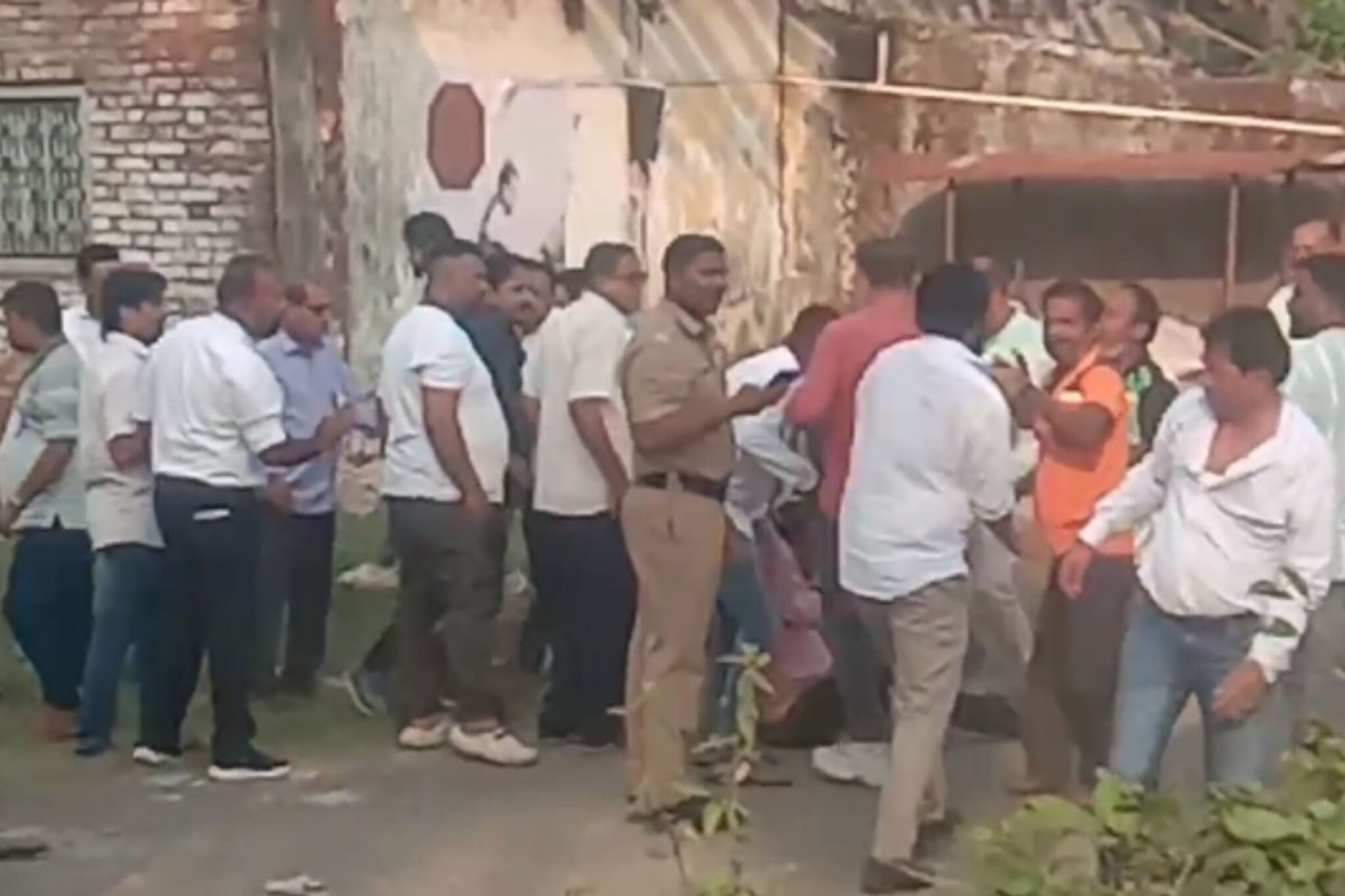 Palghar News: पालघरमधील सोसायटीच्या निवडणुकीत बेक्कार राडा