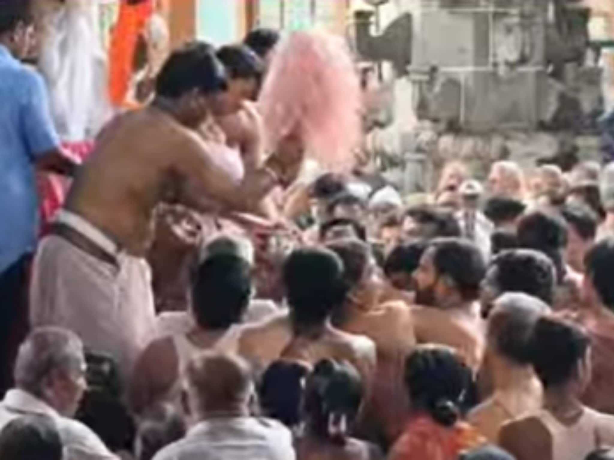 Pandharpur:  पंढरीत 400 वर्षांची परंपरा धोक्यात, पण एका निर्णयाने सावरली वारकरी परंपरा!