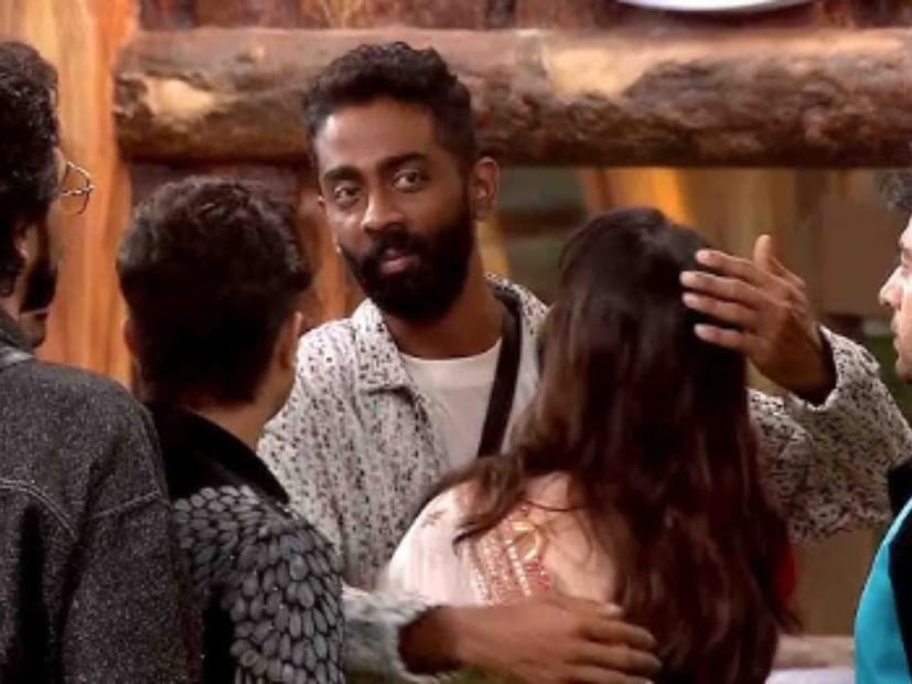  प्रणित मोरेच्या रिएन्ट्रीने तान्या आणि फरहाना सोडून इतर सर्व सदस्यांचा आनंद गगनात मावेनासा झाला होता. पण या सगळ्यात क्रिकेटपटू दीपक चहरची बहीण मालती चहर मात्र भलतीच आनंदी झालेली पाहायला मिळाली.