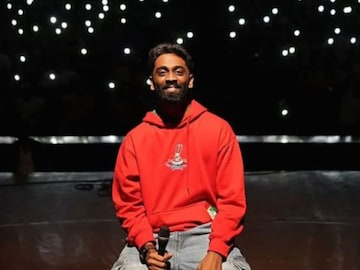 प्रणित मोरे ठरणार गेम चेंजर, होणार Bigg Boss चा विजेता? यामुळे रंगल्यात चर्चा प्रणित मोरे ठरणार गेम चेंजर, होणार Bigg Boss चा विजेता? यामुळे रंगल्यात चर्चा