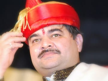 प्रशांत दामलेंचा नवा विक्रम! तीन वर्षात मोडला स्वत:चाच रेकॉर्ड प्रशांत दामलेंचा नवा विक्रम! तीन वर्षात मोडला स्वत:चाच रेकॉर्ड