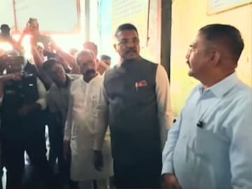 प्रताप सरनाईक (परिवहन मंत्री) प्रताप सरनाईक (परिवहन मंत्री)