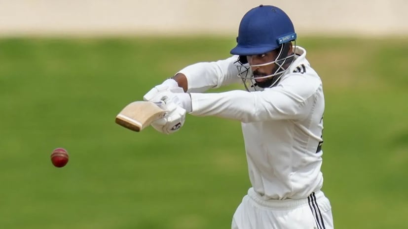 14 वर्षांखालील क्रिकेटपासून स्मरन कर्नाटककडून खेळत आहे. प्रथम श्रेणी क्रिकेटमध्ये त्याने 78.6 च्या सरासरीने 1,179 रन केल्या आहेत. स्मरनच्या चार शतकांपैकी तीन शतके ही द्विशतके आहेत. लिस्ट ए क्रिकेटमधील त्याची कामगिरीही तितकीच प्रभावी आहे. 