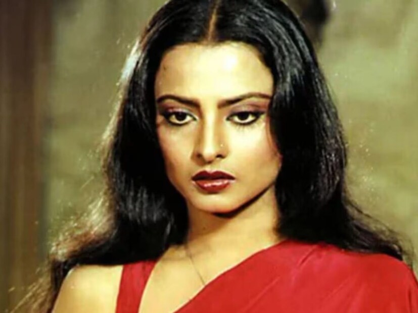  रेखा यांनी सांगितले की, स्टारडमच्या मागे एक माणूसही असतो. त्यांच्या या गोष्टी आजही सोशल मीडियावर व्हायरल होतात. रेखांच्या उमराव जान आणि खूबसूरत या चित्रपटांचा आजही चाहता वर्ग आहे. वयाच्या 13 व्या वर्षी त्यांनी मनोरंजनसृष्टीत पदार्पण केलं होतं. त्यांच्या सौंदर्याने आणि अभिनयाने सगळ्यांना वेड लावले.