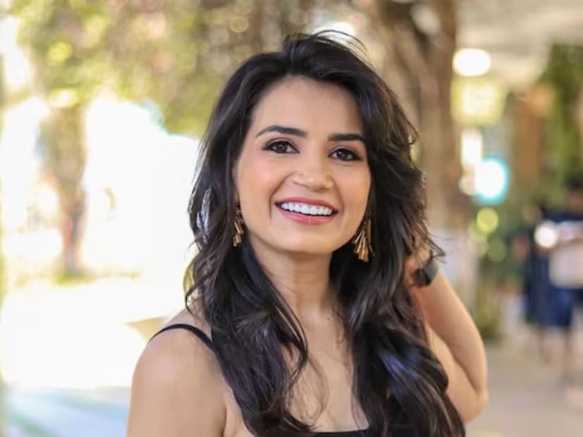  प्रिया आहूजा रजदाने वेटेड प्लँकमध्ये नवा विक्रम केला असून 60 किलो वजन पाठीवर ठेवून सर्वांना आश्चर्यचकित केले. या यशाची माहिती तिने सोशल मीडियाच्या माध्यमातून चाहत्यांना दिली आणि सांगितले की आपल्या 40 व्या वाढदिवसानिमित्त तिला काहीतरी खास करायचे होते.