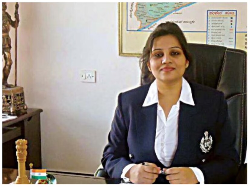 सर्वात महत्त्वाचे म्हणजे, जर तुमची मुलगी असेल, तर तिला नक्की प्रोत्साहन द्या. माझ्या वडिलांनी मला आणि माझ्या धाकट्या बहिणीला (जी आता आयआरएस अधिकारी आहे) पाठिंबा दिला म्हणून आम्ही हे स्थान मिळवू शकलो. युवकांना माझा संदेश आहे: जे बनायचे आहे त्याचे स्वप्न बघा, त्याची कल्पना करा आणि ते साध्य करण्यासाठी पुढे चला. लोक म्हणतील 'हे तुझ्या आवाक्याबाहेरचे आहे', पण कोणालाही घाबरू नका. अडचणी येतील, पण मागे हटू नका. धैर्याने तोंड द्या आणि फक्त 'जे योग्य आहे' तेच करत राहा. 