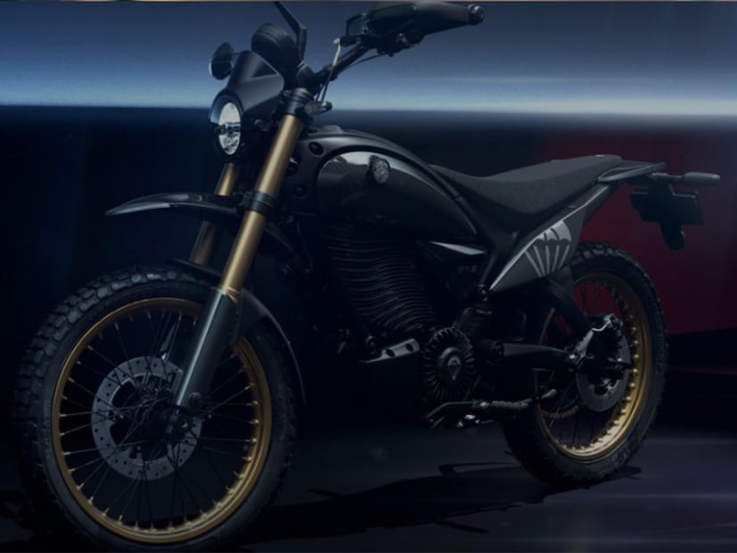 Royal Enfield Flying Flea S6 ही एक लाइटवेट सिटी+ EV बाईक आहे. शहरातील ग्राहक डोळ्यासमोर ठेवून तिला तयार करण्यात आलं आहे. या बाईकच्या लाँचबद्दल अद्याप कोणताही खुलासा केला नाही. पण २०२६ मध्ये ही बाईक लाँच होण्याची शक्यता आहे. 