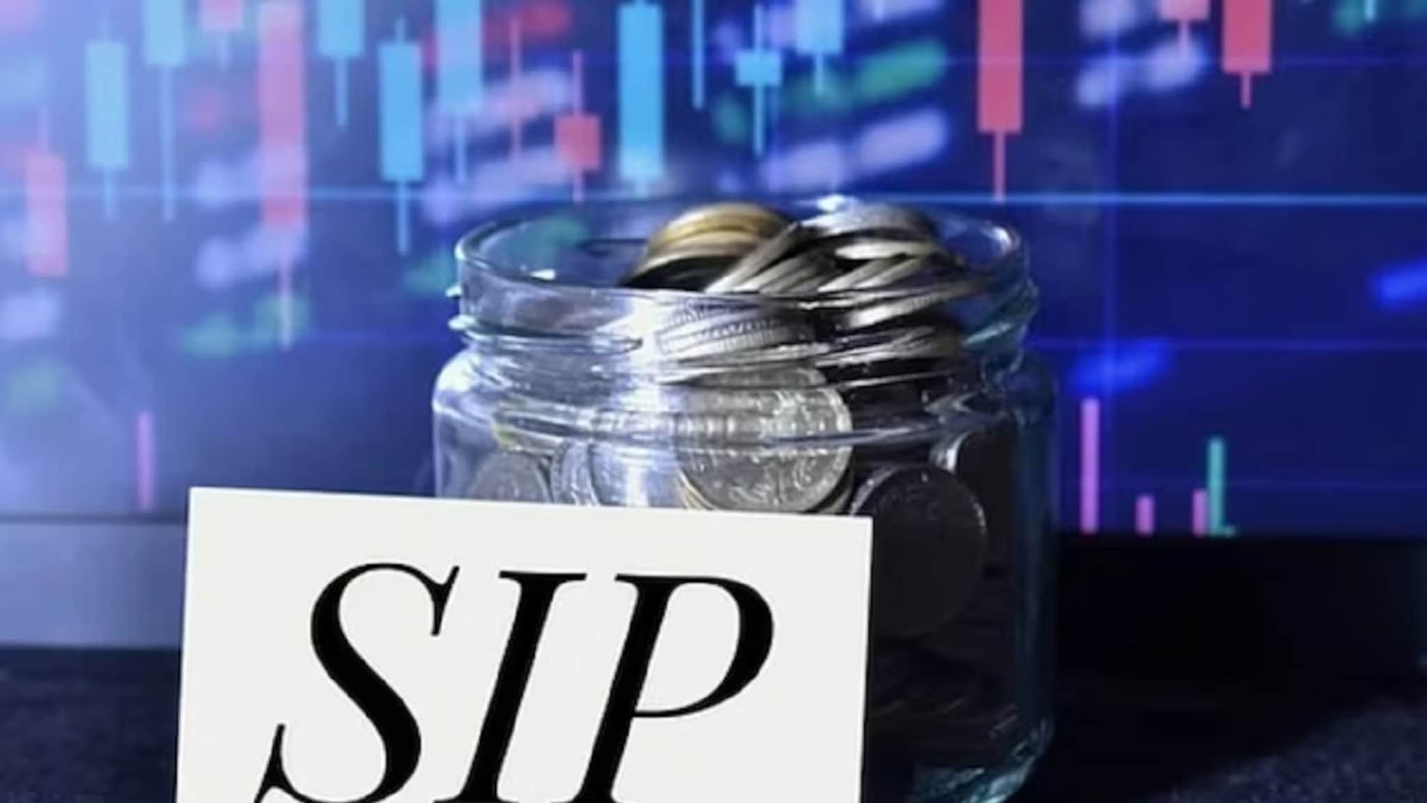 SIP बंद करण्याचा विचार आहे? ही 5 कारणं असल्यास SIP बंद करणं योग्य निर्णय