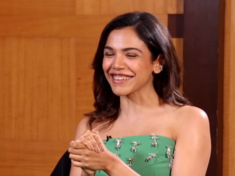  श्रिया पिळगांवकरचा राजश्री मराठीला दिलेल्या मुलाखतीचा एक व्हिडीओ सध्या सर्वांचं लक्ष वेधून घेत आहे. या व्हिडीओमध्ये श्रिया म्हणतेय,"मला मेन्टली जेवण बनवता येतं. स्वयंपाकघरात जाऊन मी फार पदार्थ बनवलेले नाहीत".