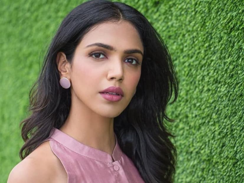  श्रिया पुढे म्हणालेली,"लक्ष वेधून घेण्यासाठी ट्रोलर्स कोणत्याही थराला जातात. सोशल मीडियावरचं जग असंच आहे. त्यामुळे या गोष्टींकडे दुर्लक्ष करत चांगलं काम करत राहायचं".