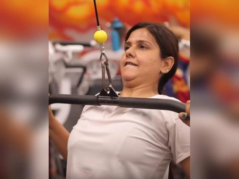  दलजीत कौरने दोन लग्नांच्या अपयशानंतर आयुष्यात पुढे जाण्याचा निर्णय घेतला आहे. दलजीत कौरने आपली फिटनेस जर्नी सुरू केली आहे आणि तिचं म्हणणं आहे की, मागील एक वर्ष ती अनेक भावनिक चढ-उतारांमधून गेली आहे. या गोष्टीचा वाईट परिणाम तिच्या आरोग्यावर झाला.