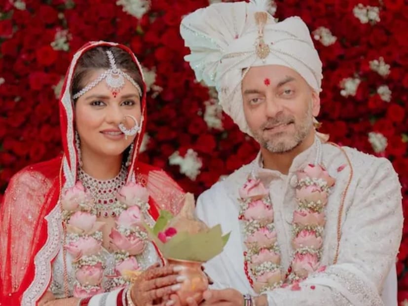  दलजीत कौरचं दुसरं लग्न मार्च 2023 मध्ये निखिल पटेलसोबत झालं होतं. त्यानंतर केनियामध्ये त्यांनी आपला संसार थाटला. पण पतीच्या विवाहबाह्य संबंधामुळे अभिनेत्री जानेवारी 2024 मध्ये आपल्या मुलासोबत भारतात परत आली.