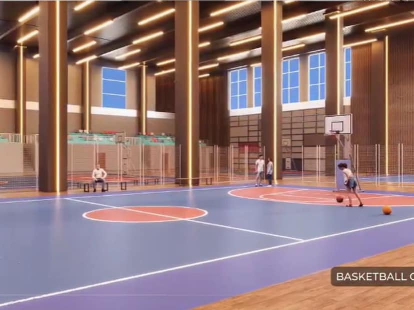 या संकुलात इंडोर क्रीडा संकुलात योगा, जिमनॅशियम, बॅडमिंटन, टेबल टेनिस, कराटे, मार्शल आर्ट, जुडो, स्क्वॅश, स्नुकर, शूटिंग रेंज, जिमनॅस्टिक अशा विविध क्रीडा प्रकारांसाठी अत्याधुनिक सोयी उपलब्ध असतील. त्याचबरोबर आदरातिथ्य व निवास व्यवस्था, भव्य बॅक्वेट हॉल्स, आधुनिक फिजिओथेरपी केंद्र आणि बहुपयोगी सभागृह देखील या प्रकल्पाचा भाग आहे.