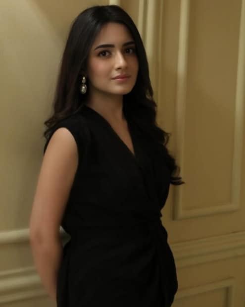  ‘क्योंकी सास भी कभी बहू थी’ फेम शगुन शर्मा सध्या डेटिंगच्या चर्चांमुळे चर्चेत आहे. अभिनेत्रीने नुकतंच ती ऑनस्क्रीन भावाला अर्थात ऋषिक उर्फ अमन गांधीला डेट करत असल्याचं जाहीर केलं आहे. या सुखद वार्तेने शगुनच्या चाहत्यांचा आनंद गगनात मावेनासा झाला आहे.