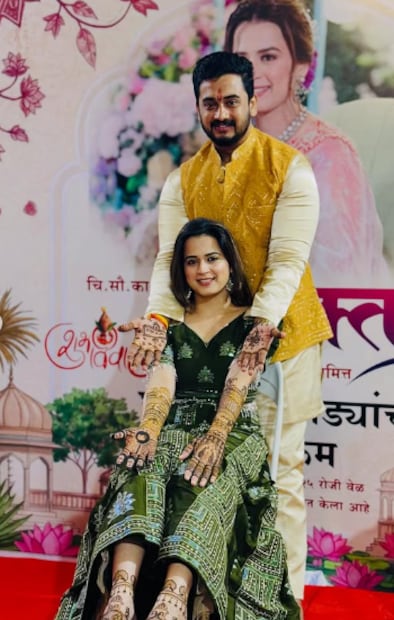  प्राजक्ता गायकवाड आणि शंभूराज 2 डिसेंबरला दुपारी 12 वाजून 24 मिनिटांनी लग्नबंधनात अडकणार आहे. पुण्यात त्यांचा शाही विवाहसोहळा पार पडणार आहे. या लग्नाला सिनेसृष्टीसह अनेक राजकीय क्षेत्रातील मंडळी उपस्थित राहणार आहेत.