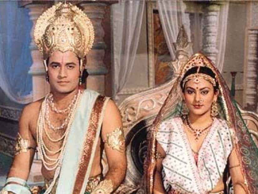  'रामायण'मधील असे अनेक कलाकार आहेत जे त्यांच्या भूमिकेच्या नावाने प्रसिद्ध झाले आणि प्रेक्षक त्यांना त्यांच्या खऱ्या नावाने नव्हे, तर मालिकेतील पात्राच्या नावानेच ओळखतात. मग ते लक्ष्मणाची भूमिका असो किंवा रावणाची बहीण शूर्पणखा साकारणारी अभिनेत्री रेनू धारीवाल असो.