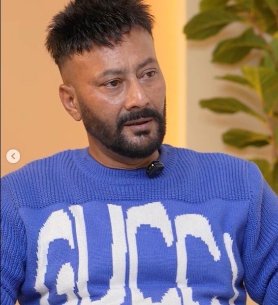 संतोख सिंह सुख हे अभिनेत्री शहनाज गिलचे वडील आणि शहबाज बदेशाचे पिता आहेत. २०२० मध्ये त्यांच्यावर झालेल्या एका गंभीर आरोपामुळे ते अडचणीत सापडले होते.