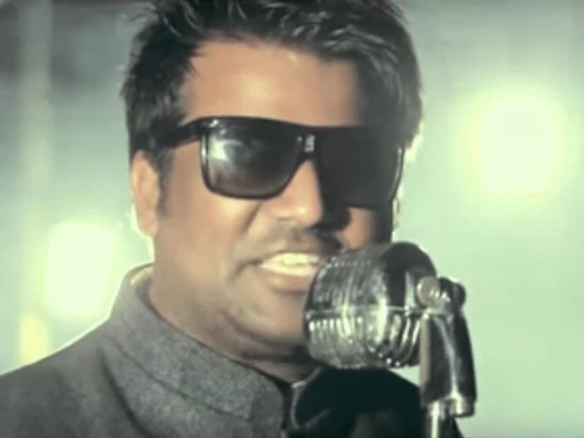  मीडिया रिपोर्टनुसार, हरमन सिद्धू यांचा शुक्रवारी मध्यरात्री भयावह अपघात झाला आहे. हरमन यांची गाडी ट्रकला धडकल्याने गायकाचा जागीच मृत्यू झाला आहे. हरमन सिद्धू रात्री 12 वाजता शूटिंगवरुन आपल्या गावी ख्लालाला परतत असताना हा अपघात झाला आहे. घटनास्थळी ताबडतोब पोलिस पोहोचले आणि हरमन सिद्धू यांची बॉडी कुटुंबियांच्या ताब्यात दिली.